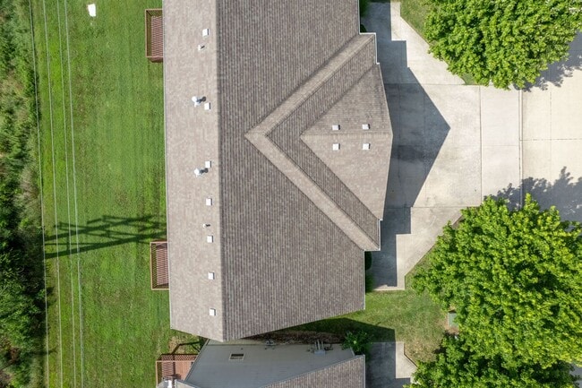 Building Photo - 601-603 Glenstone Dr.