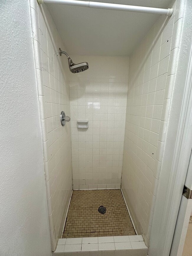 Building Photo - Charming 3 Bed, 2 Bath Pool Home in SE Cap...