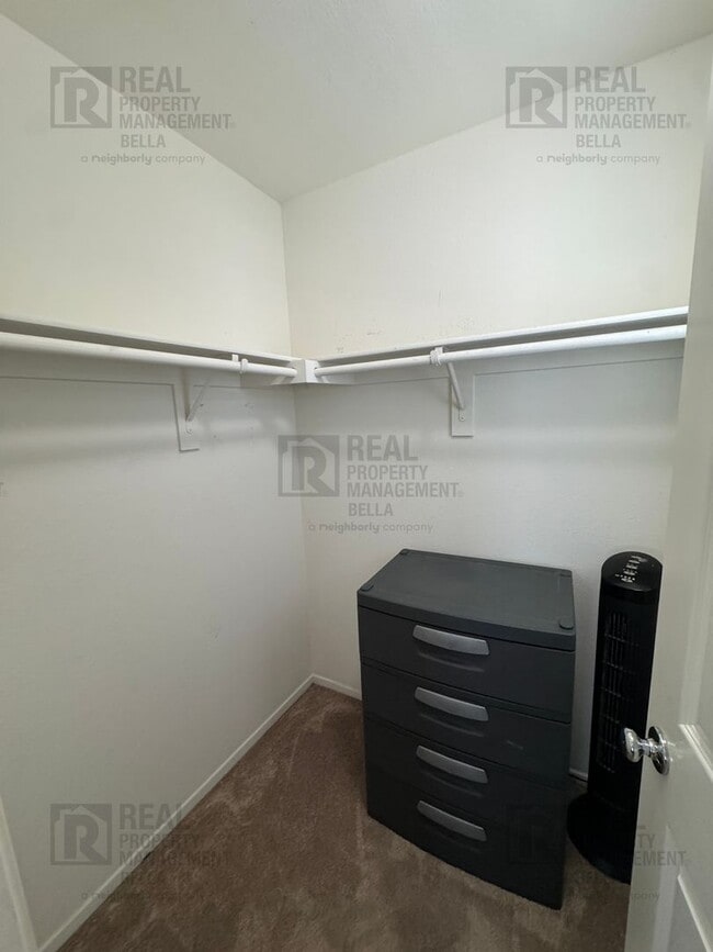 Building Photo - Gorgeous Murrieta Home with Main Floor Bedroom and Bathroom