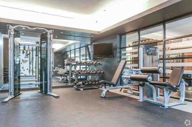 Building Photo - Spacious 1 Bed Apt with Exclusive Move-In ...
