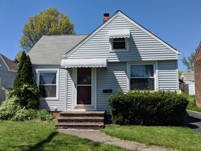 Building Photo - 3 bed Garfield cape cod now available