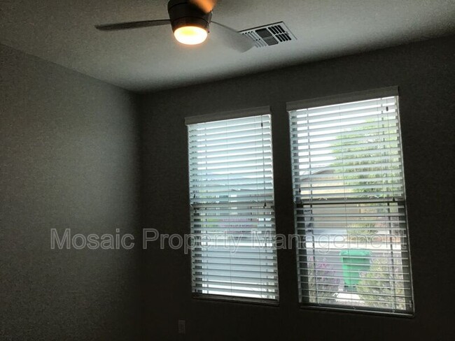Building Photo - 41559 W Anne Ln