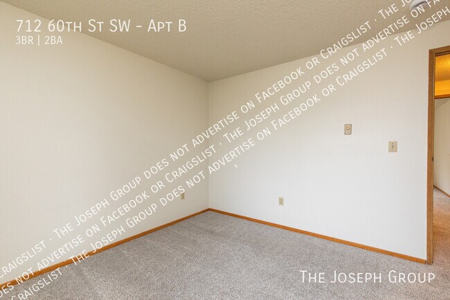 Building Photo - 712 60th St SW