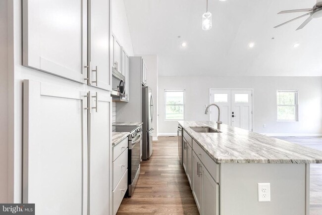 Building Photo - 1248 Generals Hwy