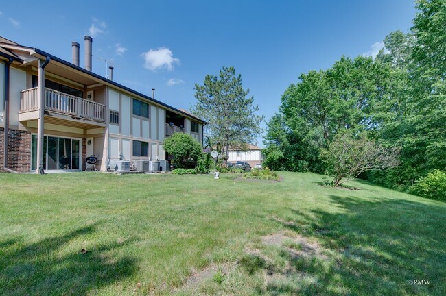Building Photo - 1232 Knottingham Ct