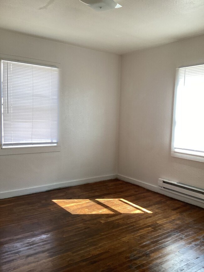 Building Photo - 3 Bedroom 1 Bath Home