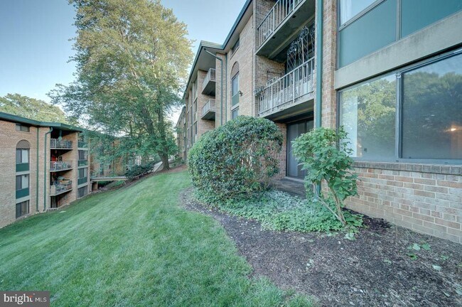 Building Photo - 515 N Armistead St