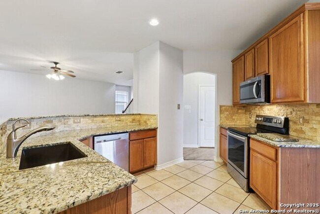 Building Photo - Welcome to your dream home-a stunning 4-be...