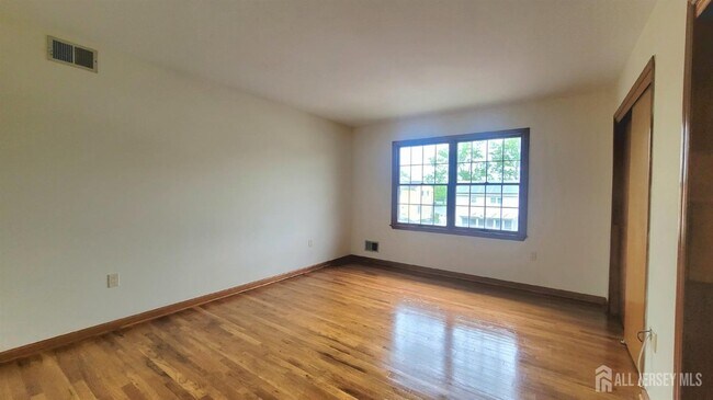 Building Photo - 505 Lincoln Blvd