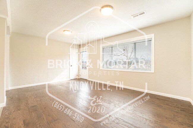 Building Photo - 837 Teffeteller Ln