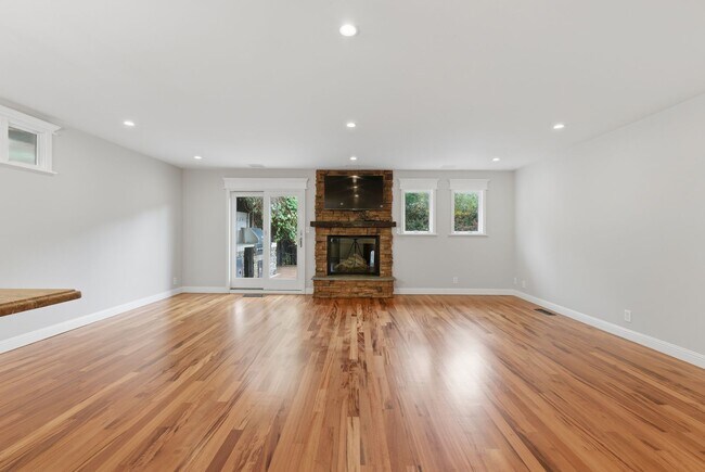 Building Photo - Exceptional Home in the Back of the Valley, Pacifica