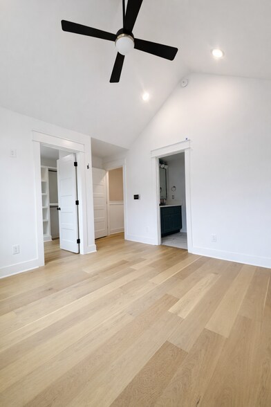 Building Photo - 2022 Maple Vw Ln