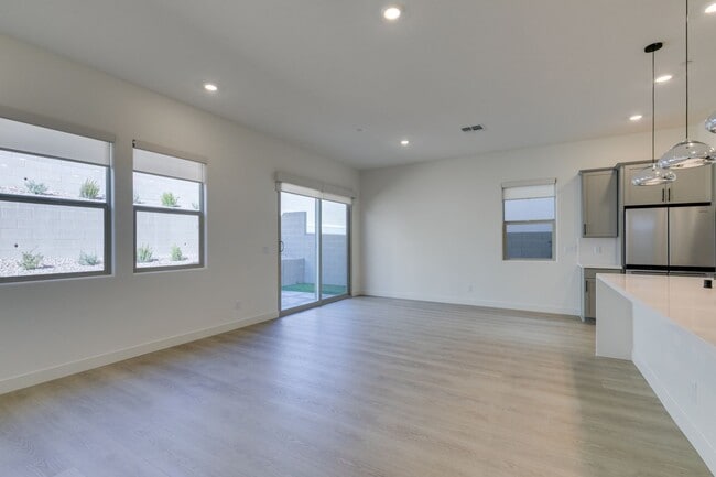 Building Photo - Brand New 4 Bedroom + Den/Office in Summerlin