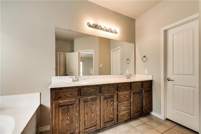 Building Photo - 10213 Canyon Creek Dr