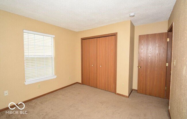 Building Photo - 10325 Liverpool Way