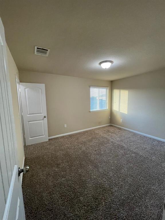 Building Photo - 404 Crater Lake Dr