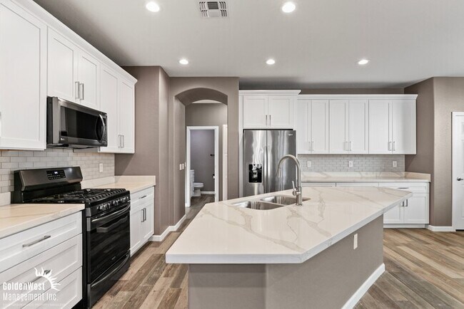 Building Photo - Stunning 4Bdm 3Ba Home with Modern Features in Waddell!