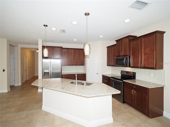 Building Photo - 995 Molly Cir