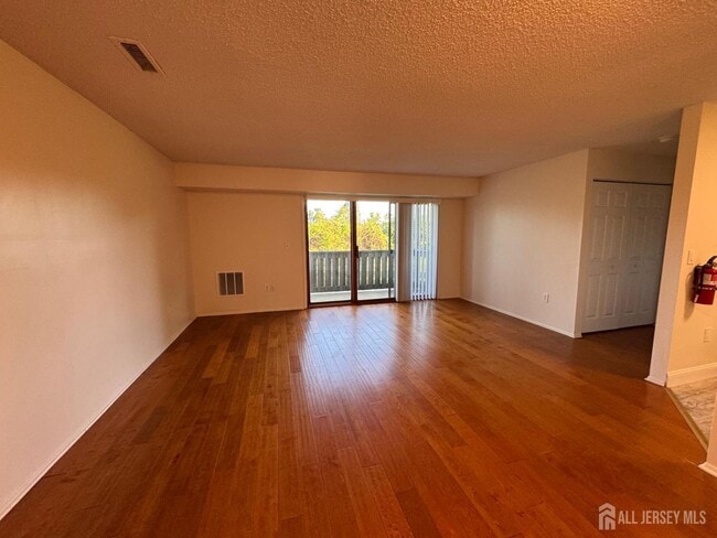 Building Photo - 815 Aspen Dr
