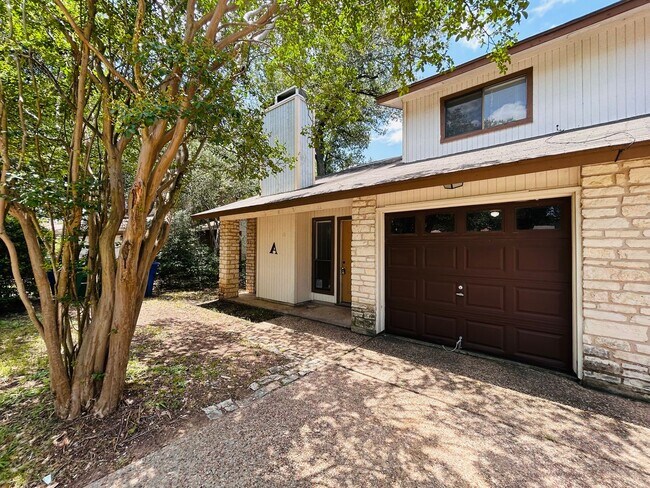 Building Photo - 7001 Winedale Dr