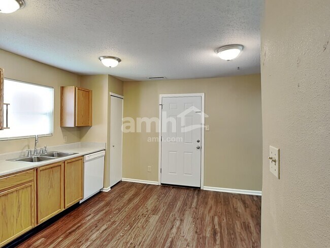 Building Photo - 10844 August Dr