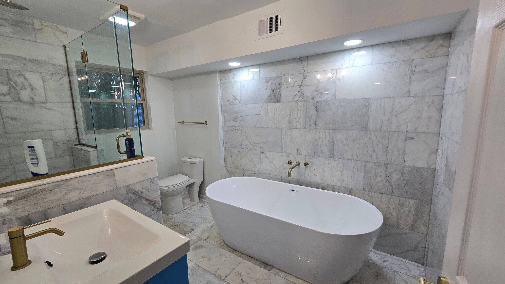 Building Photo - 284 W Central Park St