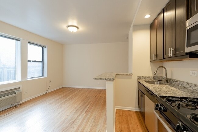 Building Photo - 1504 N Dearborn Pkwy