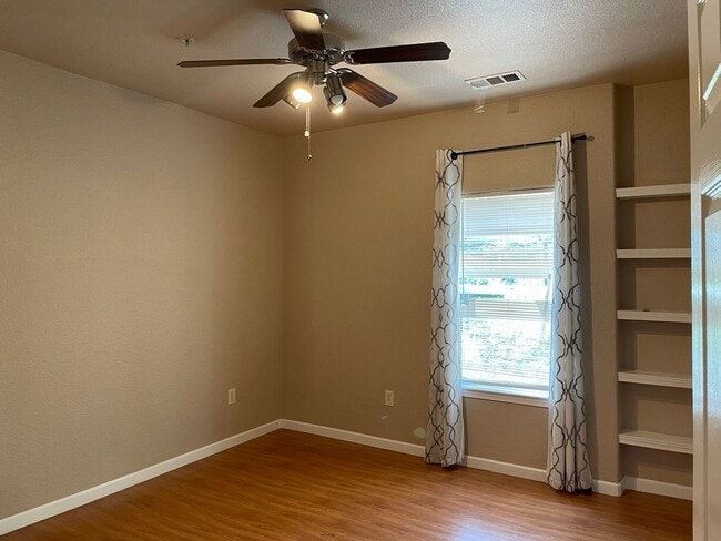 Building Photo - 8434 Walerga Rd