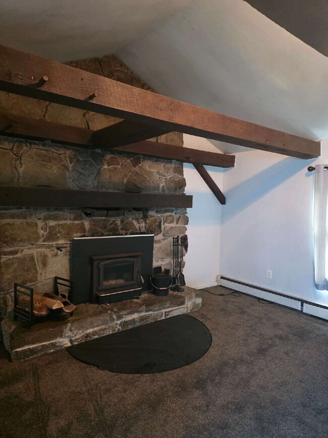 Building Photo - 549 Thompson Ave