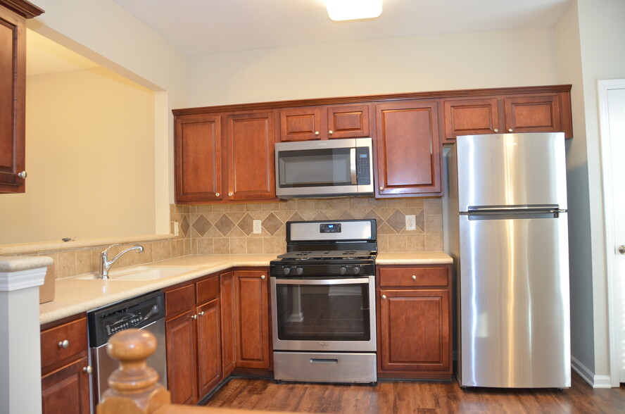 Kitchen with Stainless still appliance - 1303 Greychurch Way