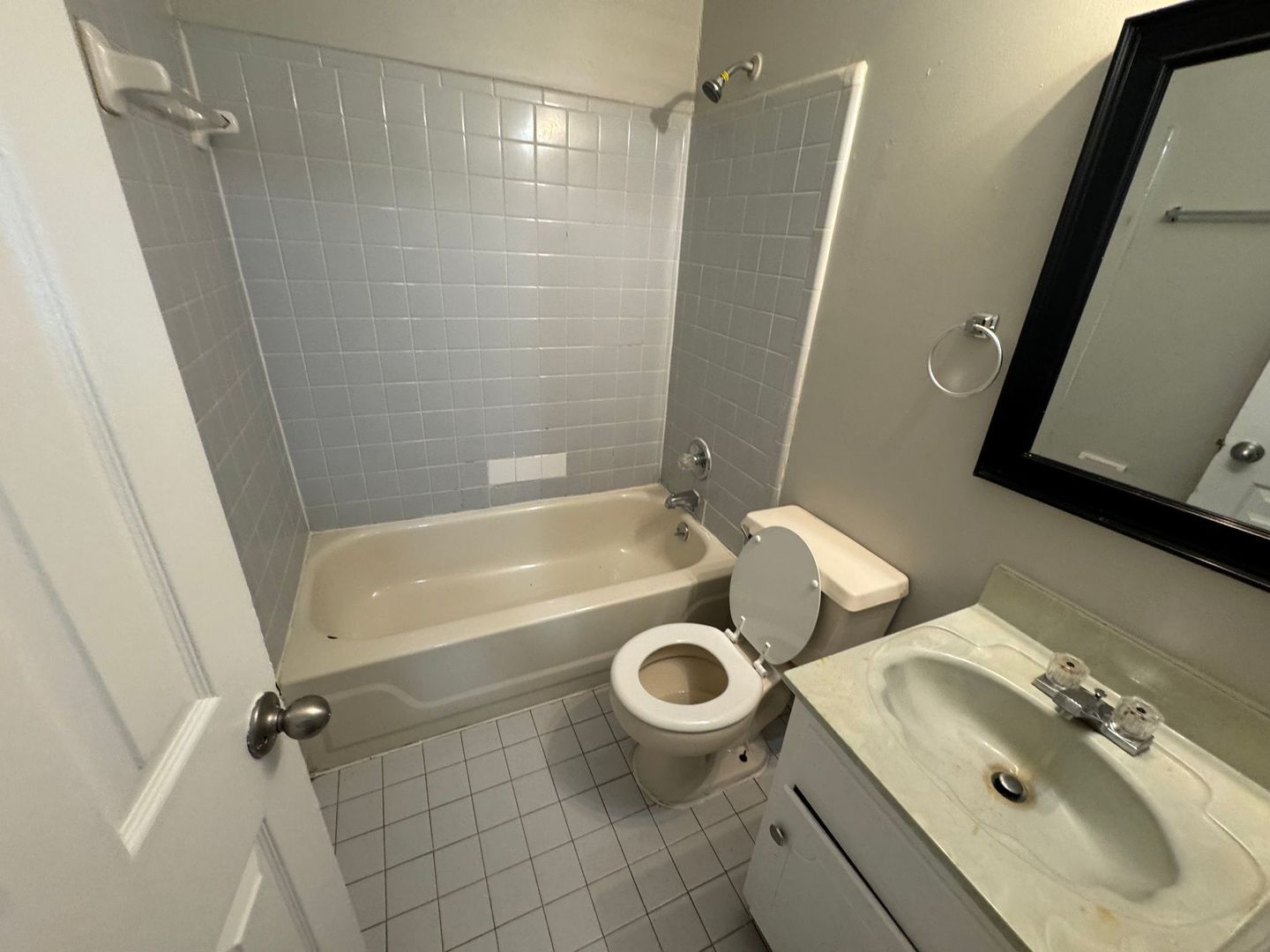 Building Photo - 5164 Walton Lake