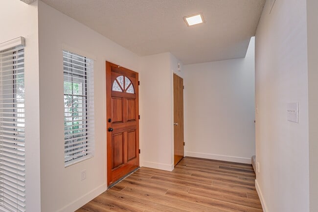 Building Photo - 7330 Stockdale Hwy