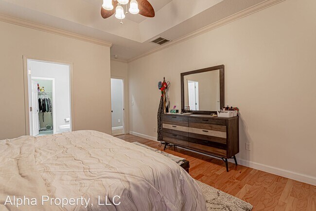 Building Photo - 4 br, 2 bath House - 228 Josh Ct