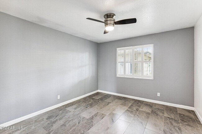 Building Photo - 502 E Roanoke Ave