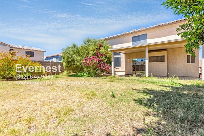 Building Photo - Lovely 3-Bedroom Home with Spacious Layout...