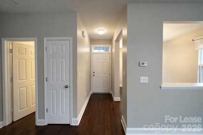 Building Photo - 121 Walnut Cove Dr