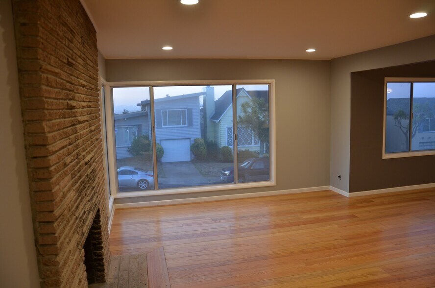 Building Photo - 925 Southgate Ave