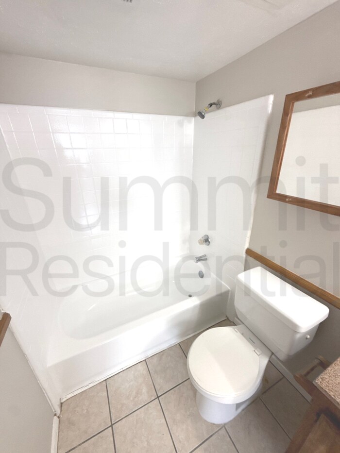 Building Photo - 6076 Dooley Dr
