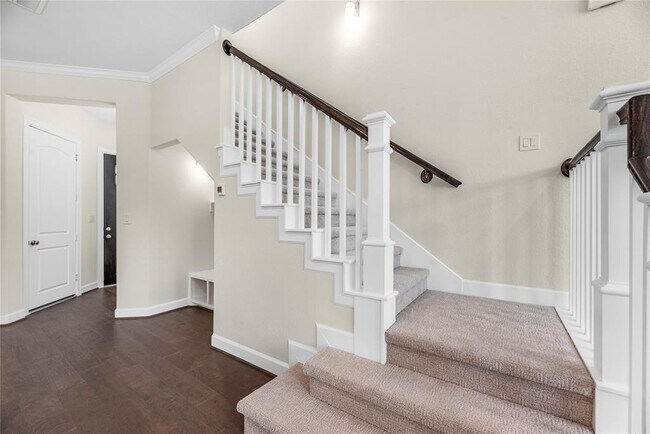 Building Photo - 11908 Briarwood Hill Way