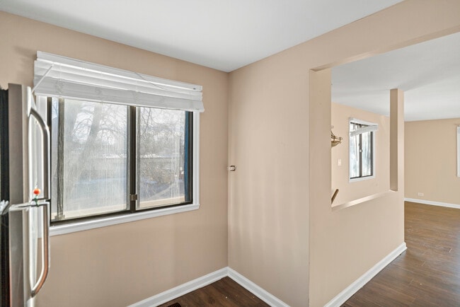 Building Photo - 107 Tonset Ct