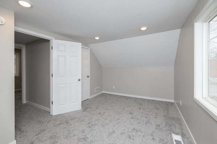 Building Photo - 8835 Nicollet Ave S