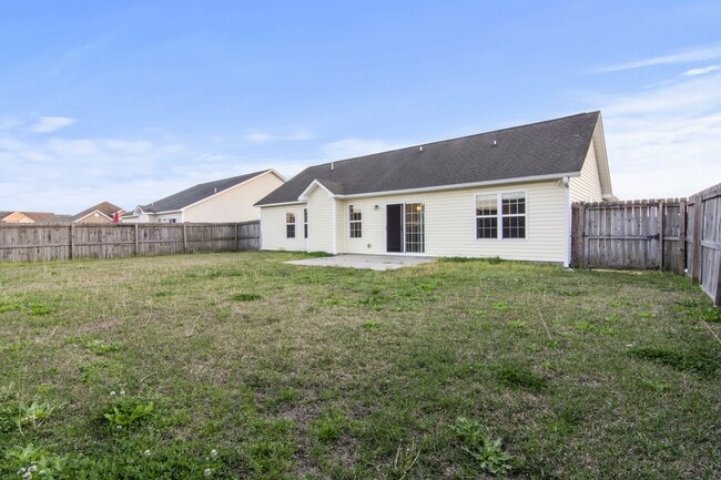 Building Photo - 752 Radiant Dr