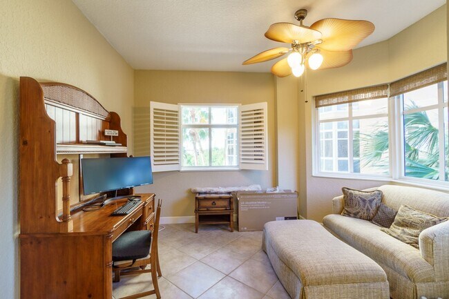 Building Photo - 3 BEDROOM TO 2 BATH SPACIOUS CONDO