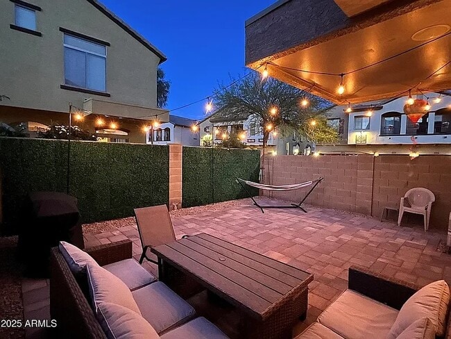 Building Photo - 2725 E Mine Creek Rd