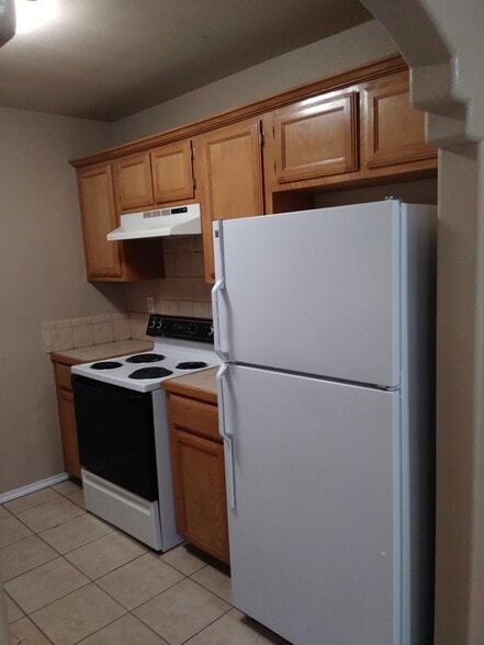 Building Photo - 714 Sonesta Dr