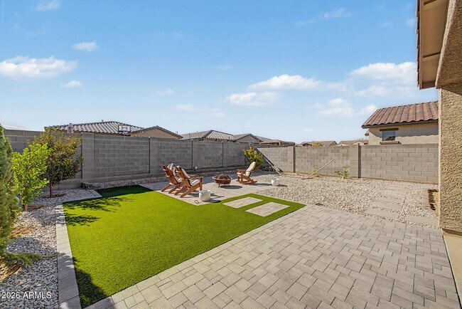 Building Photo - 12506 N 174th Dr