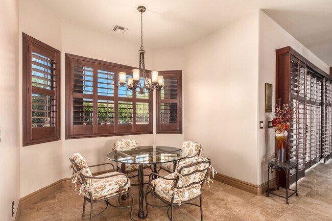 Stunning 3 bedroom, 2.5 bathroom home for lease in beautiful Rio Verde! - 26446 N Avenida del Ray