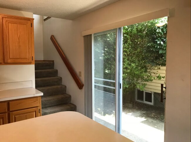 Building Photo - CL2622-2624