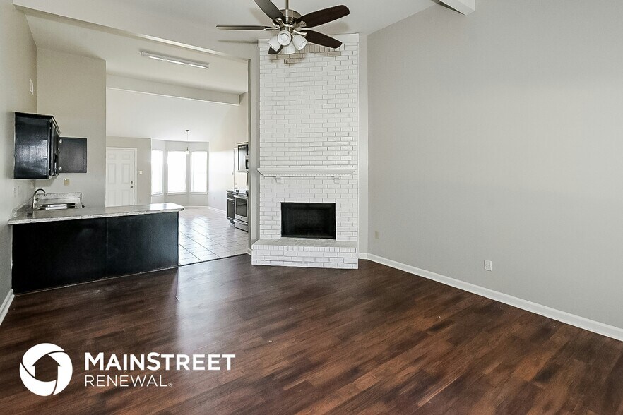 Building Photo - 6464 Elmwood Cove