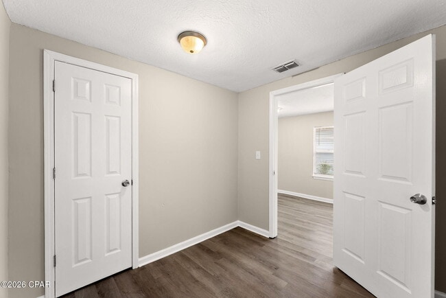 Building Photo - 119 College Ave